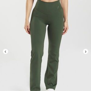 Gym Shark ELEVATE FLARED LEGGINGS moss